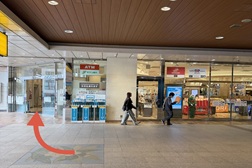 国分寺マルイ店 アクセス 1：国分寺マルイ入口よりご案内します。左側の入口よりお入りください。