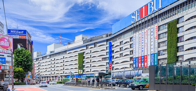 iPhone修理救急便 池袋東口店 （池袋駅 東口 徒歩3分 近く） の店舗外観写真