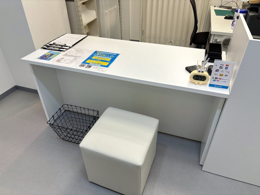 mobile-qq-tokorozawa-store-interior-2/モバイル修理救急便所沢駅前店の店内２